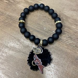 Beautiful Queen charm bracelet